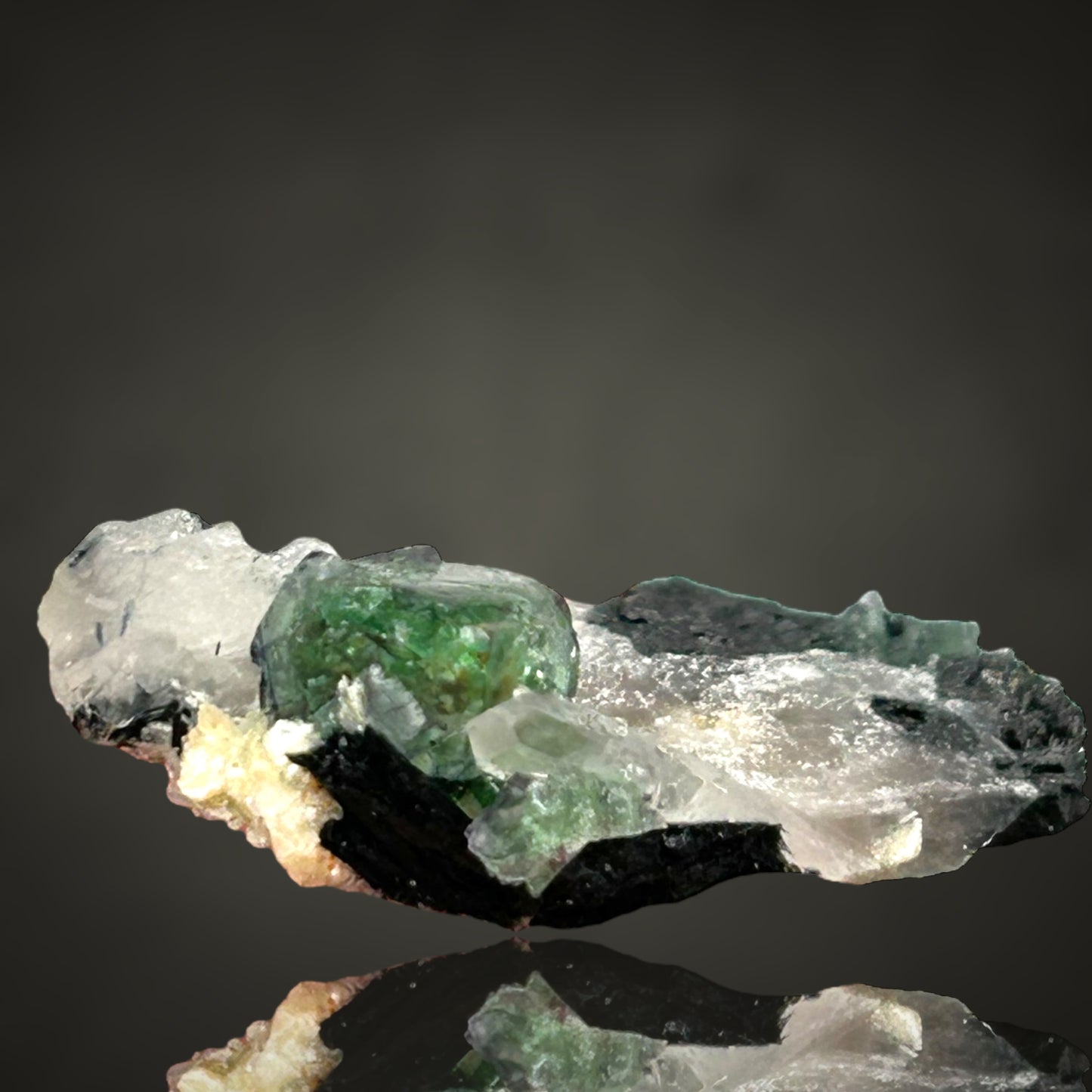 Fluorit/e, Quartz - Erongo, Namibia