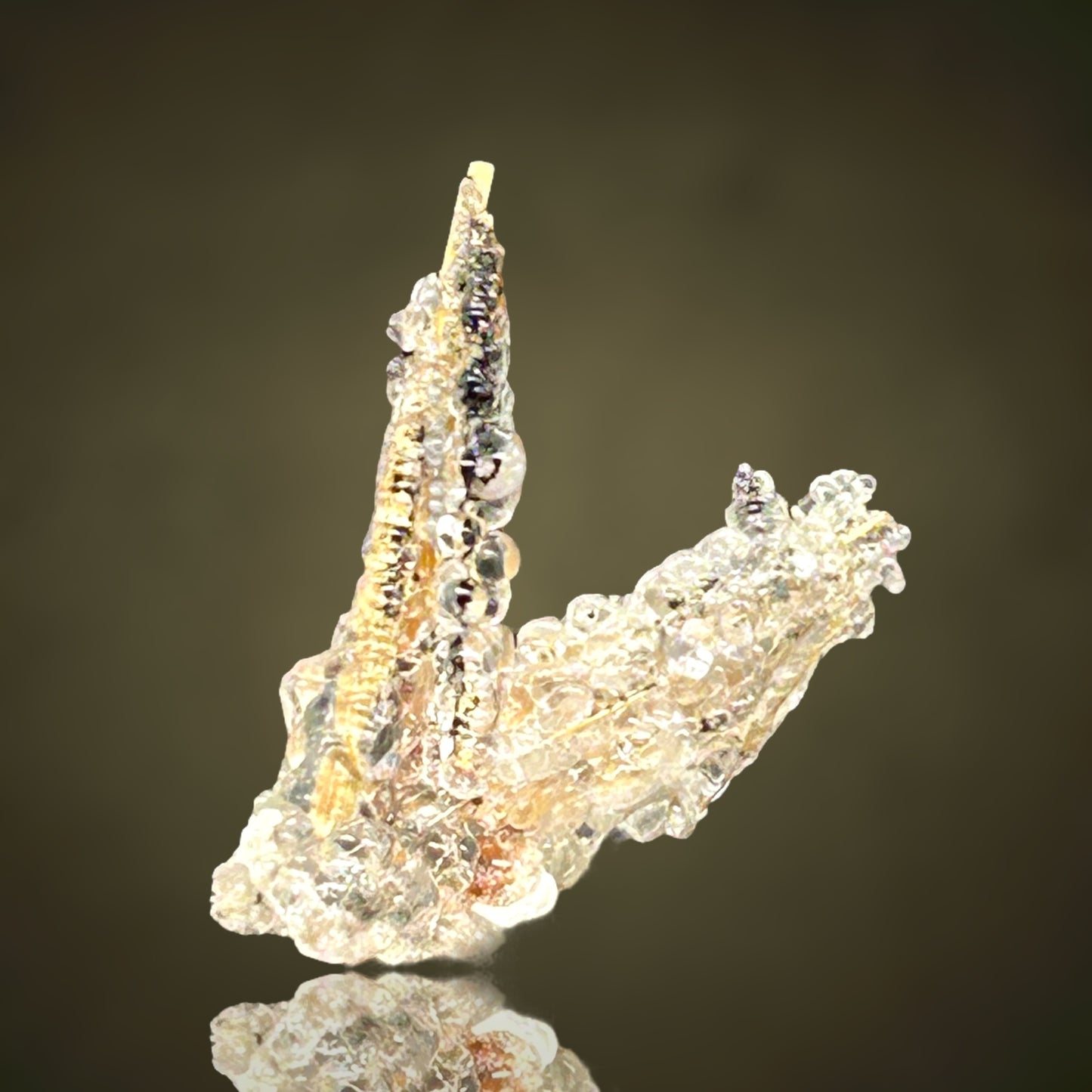Hyalite on Rutile - Novo Horizonte, Brazil