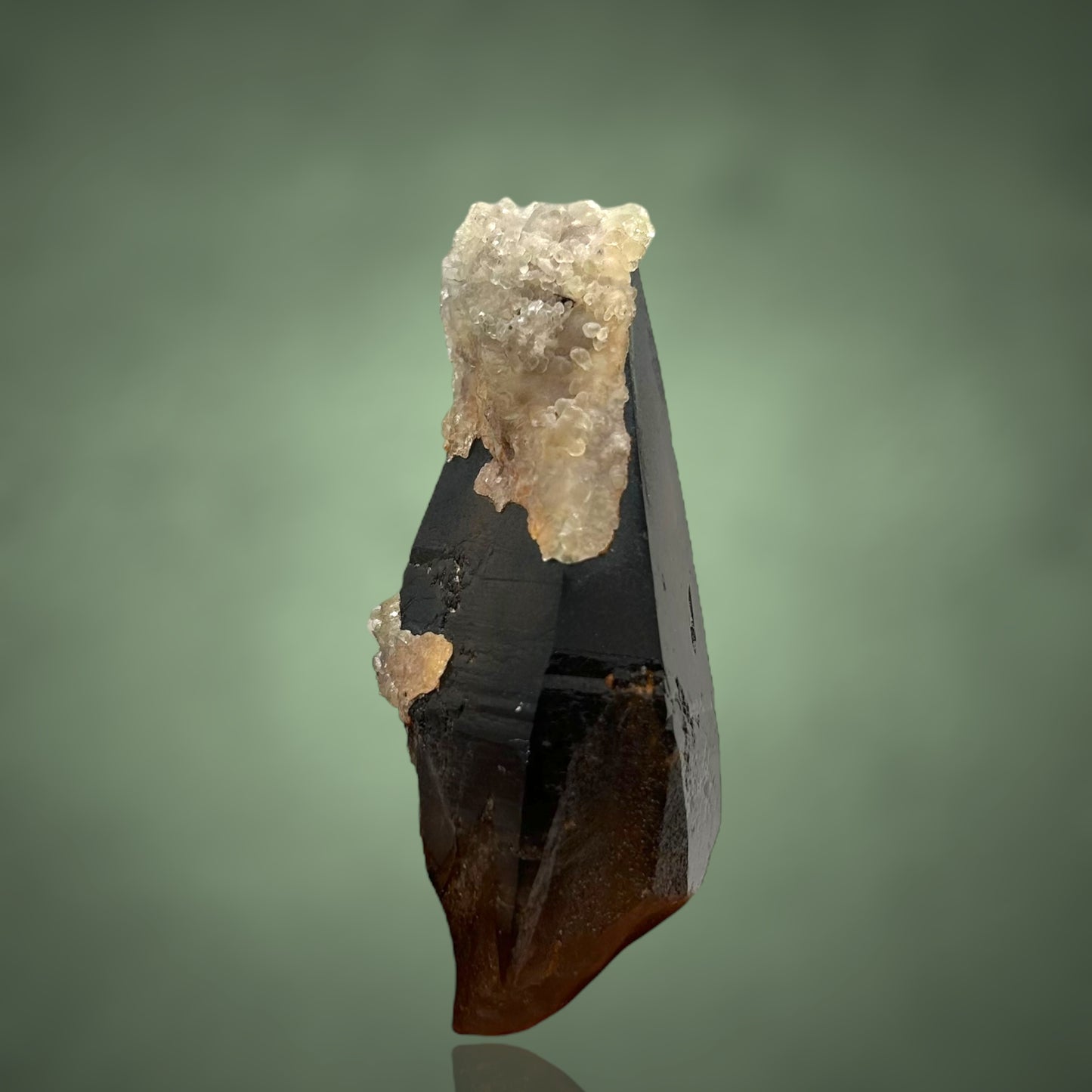 Hyalit/e auf Rauchquarz/Smoky Quartz - Erongo, Namibia