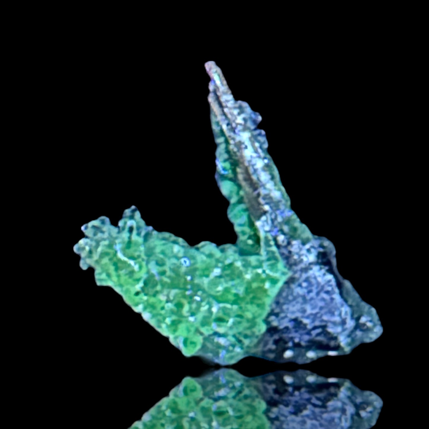 Hyalite on Rutile - Novo Horizonte, Brazil