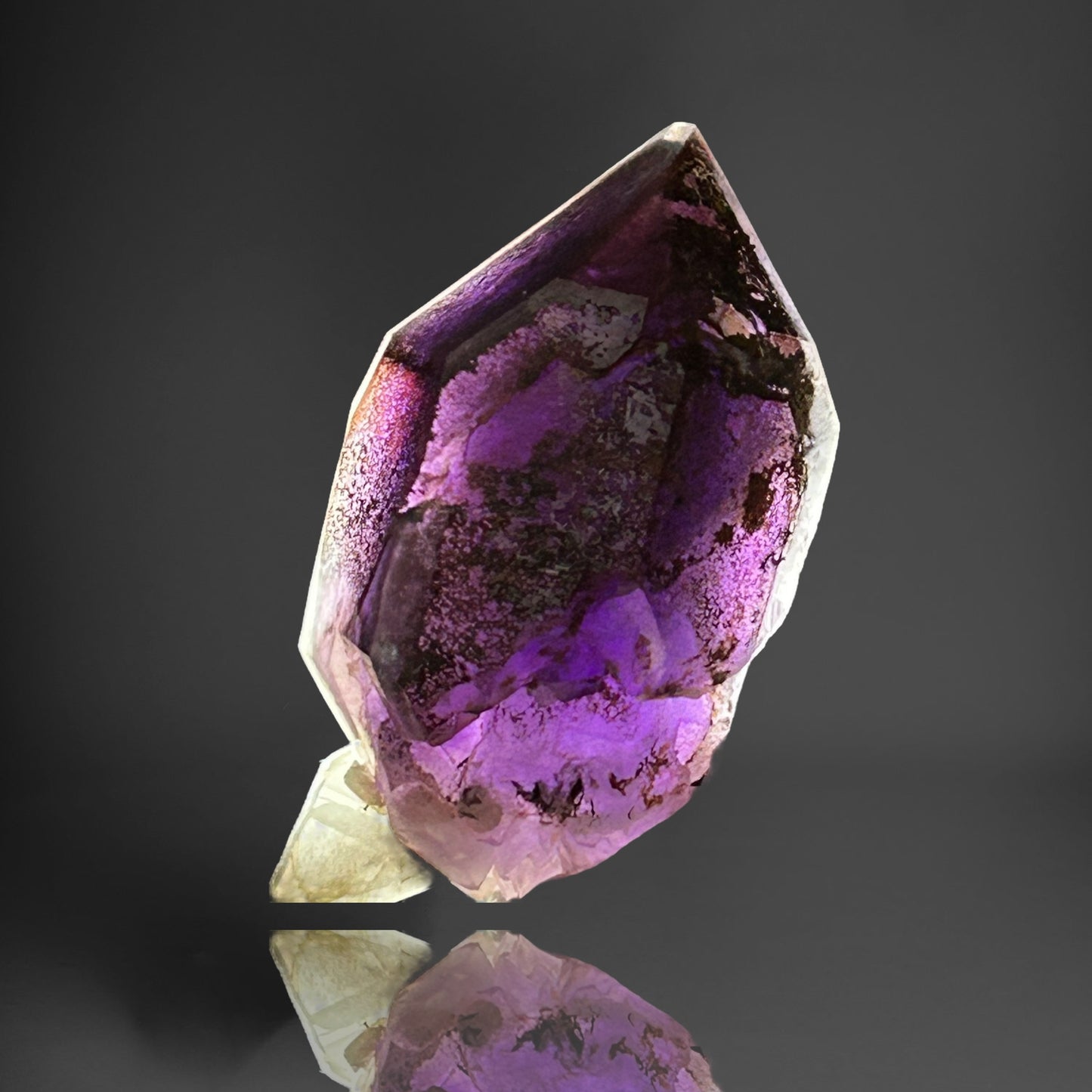 Amethystscepter with Hematite phantom - Orange River, RSA