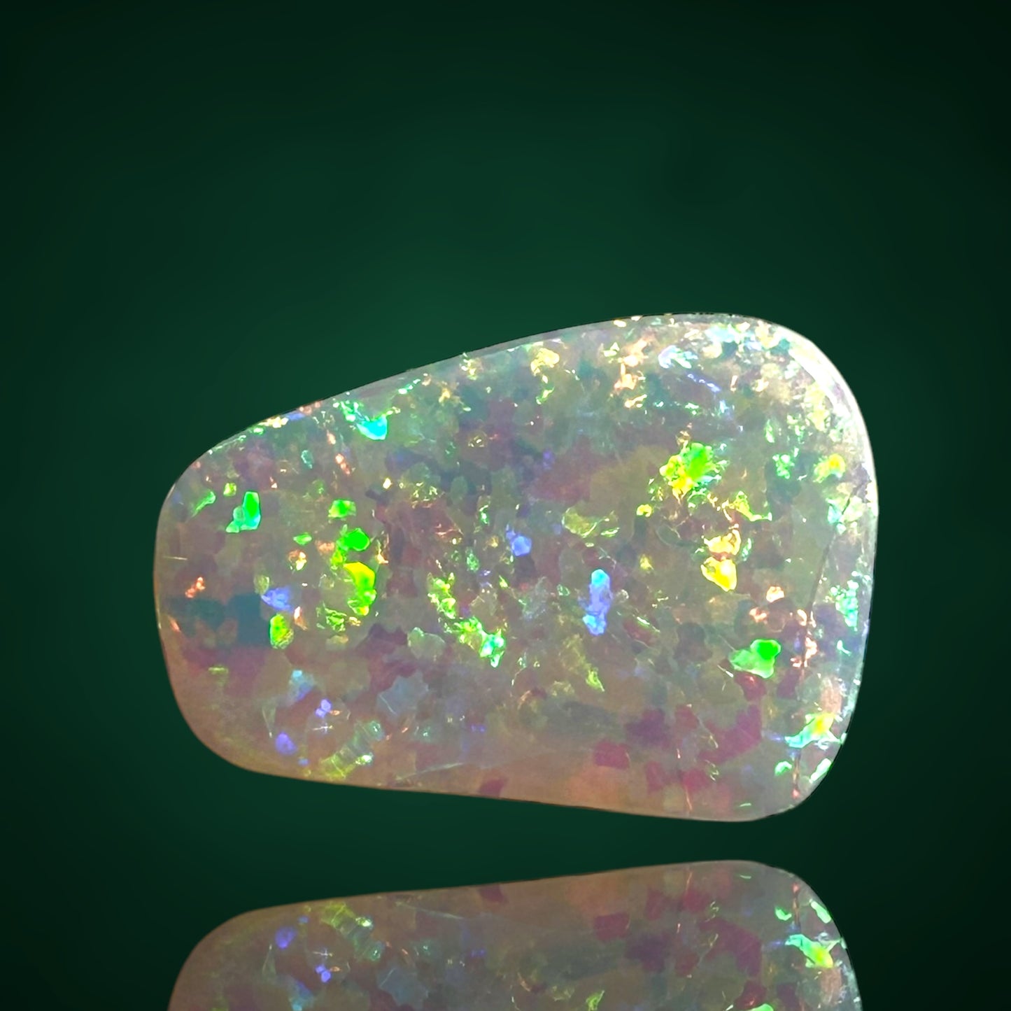 Gem Opal - Lightning ridge, Australia