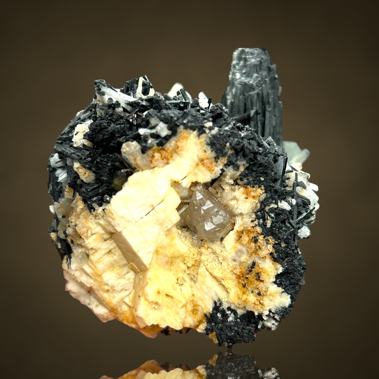 Aquamarin/e, Hyalite, Schorl Tourmaline - Erongo, Namibia