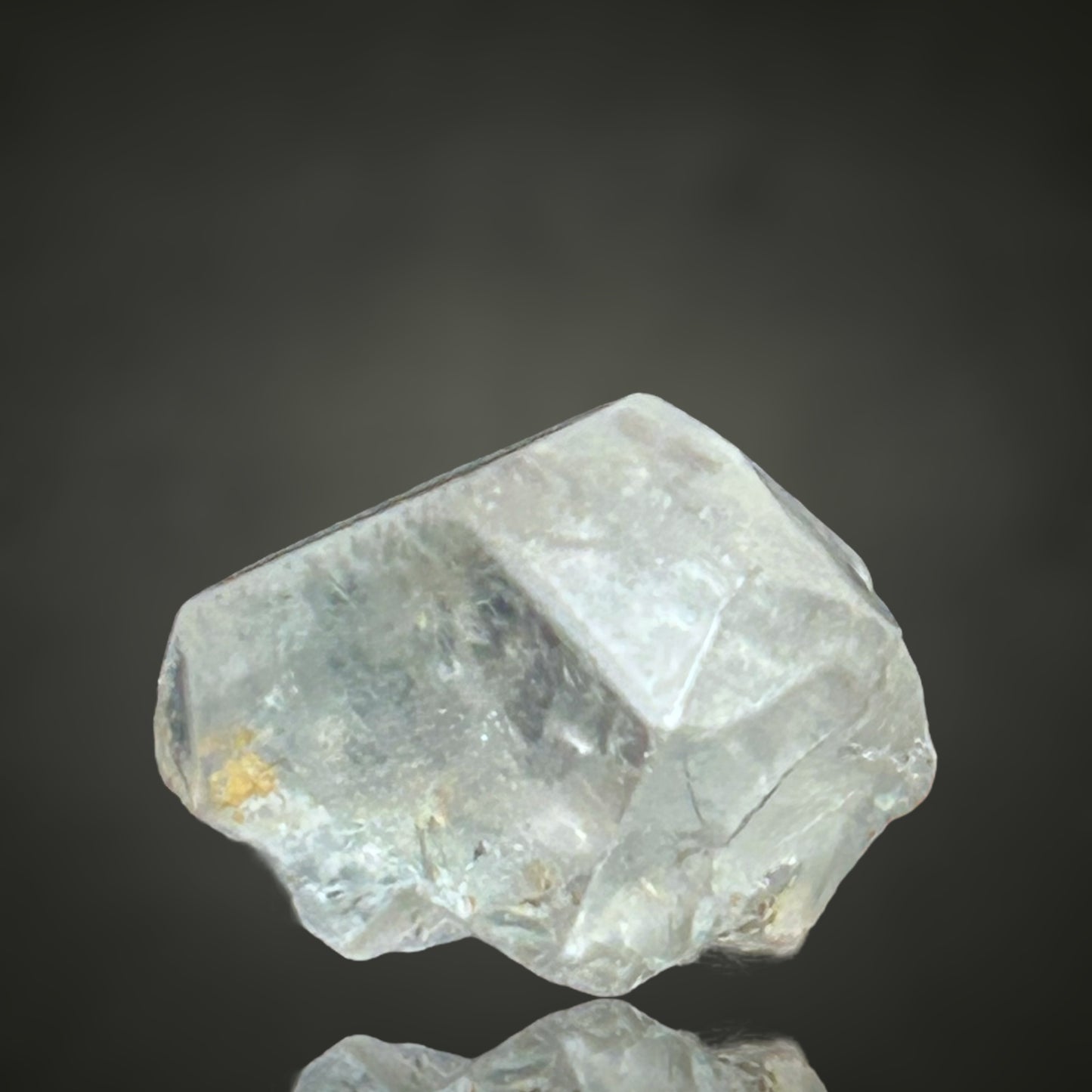 Topaz - Virgem da Lapa, Brazil