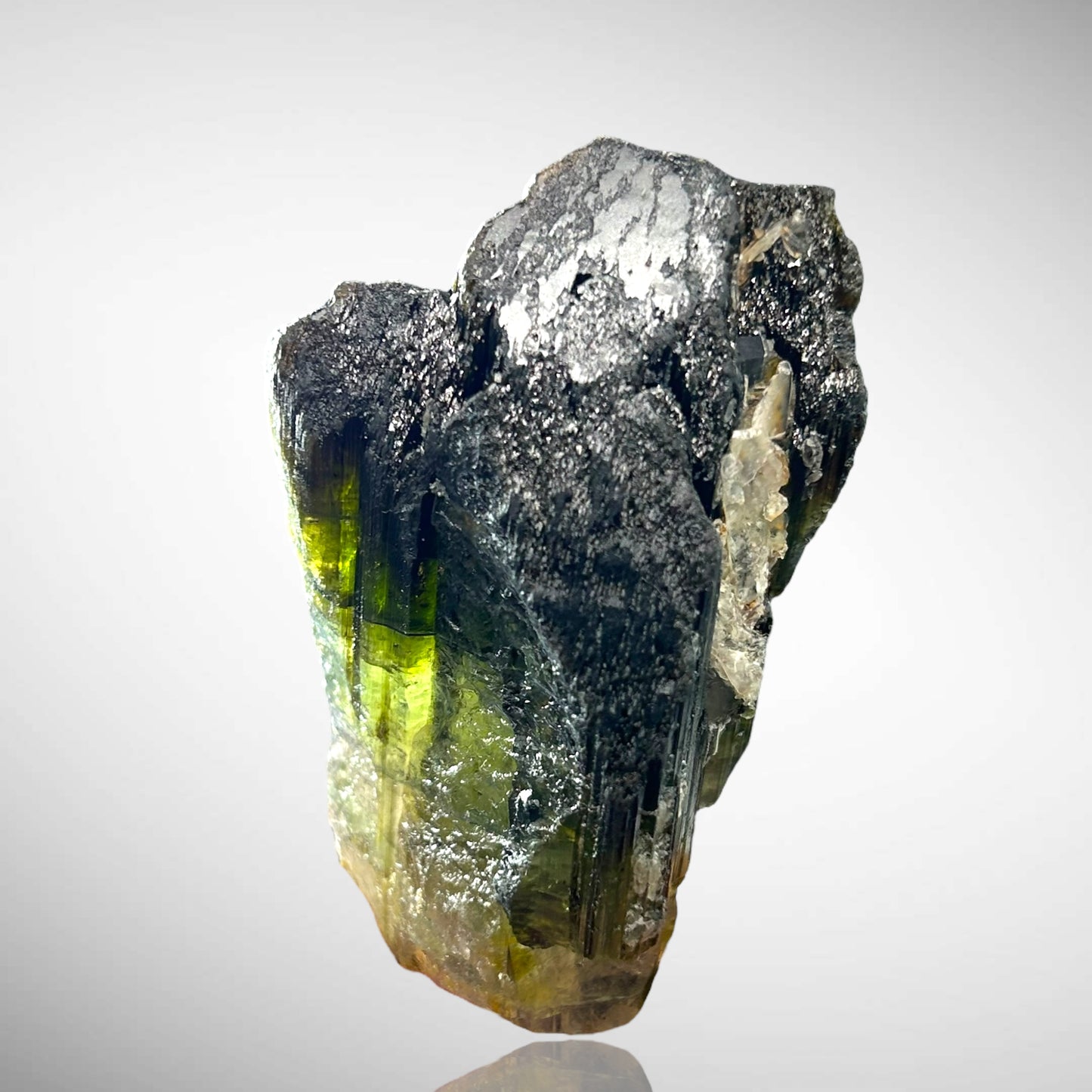 Elbaite - Virgem da Lapa, Brazil
