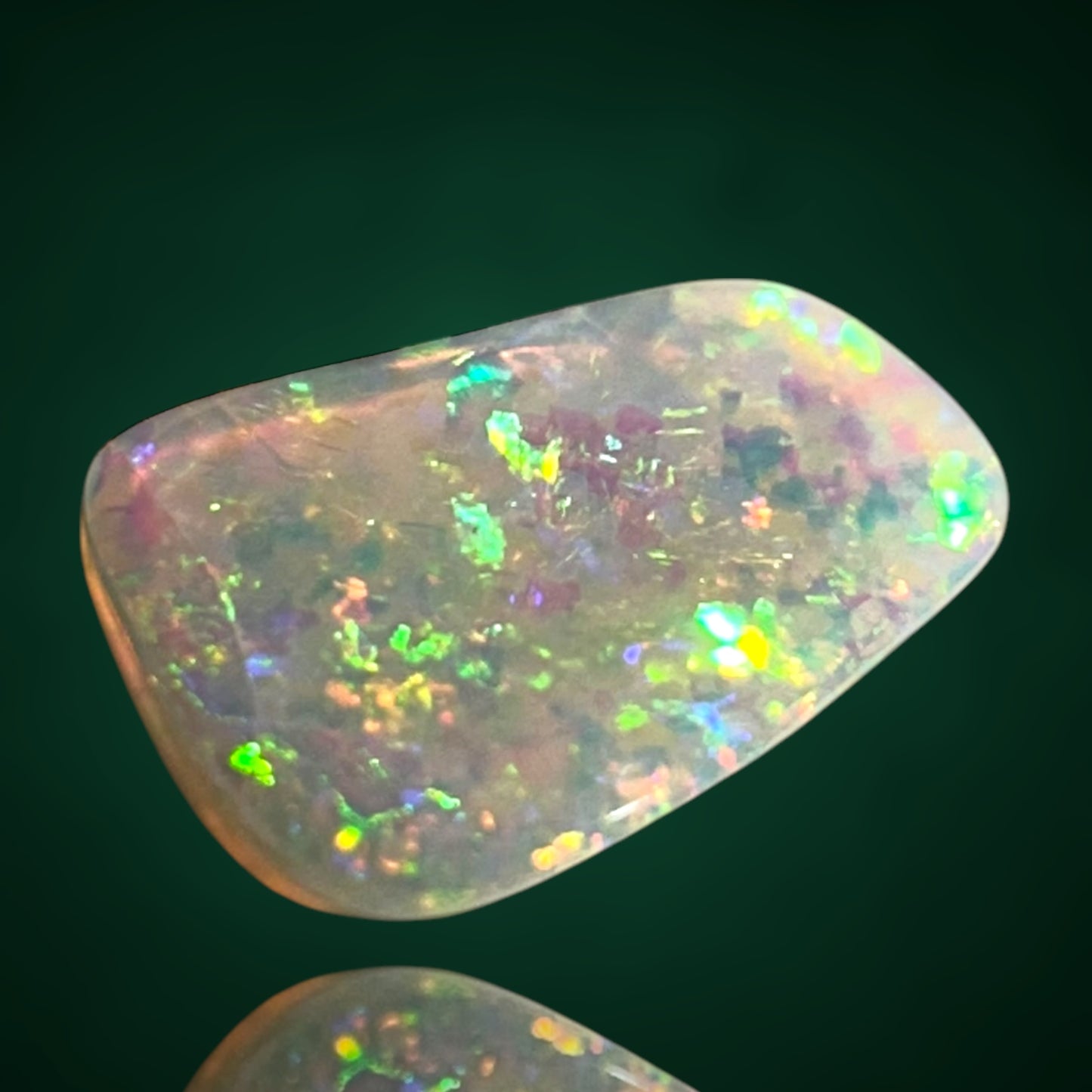 Gem Opal - Lightning ridge, Australia