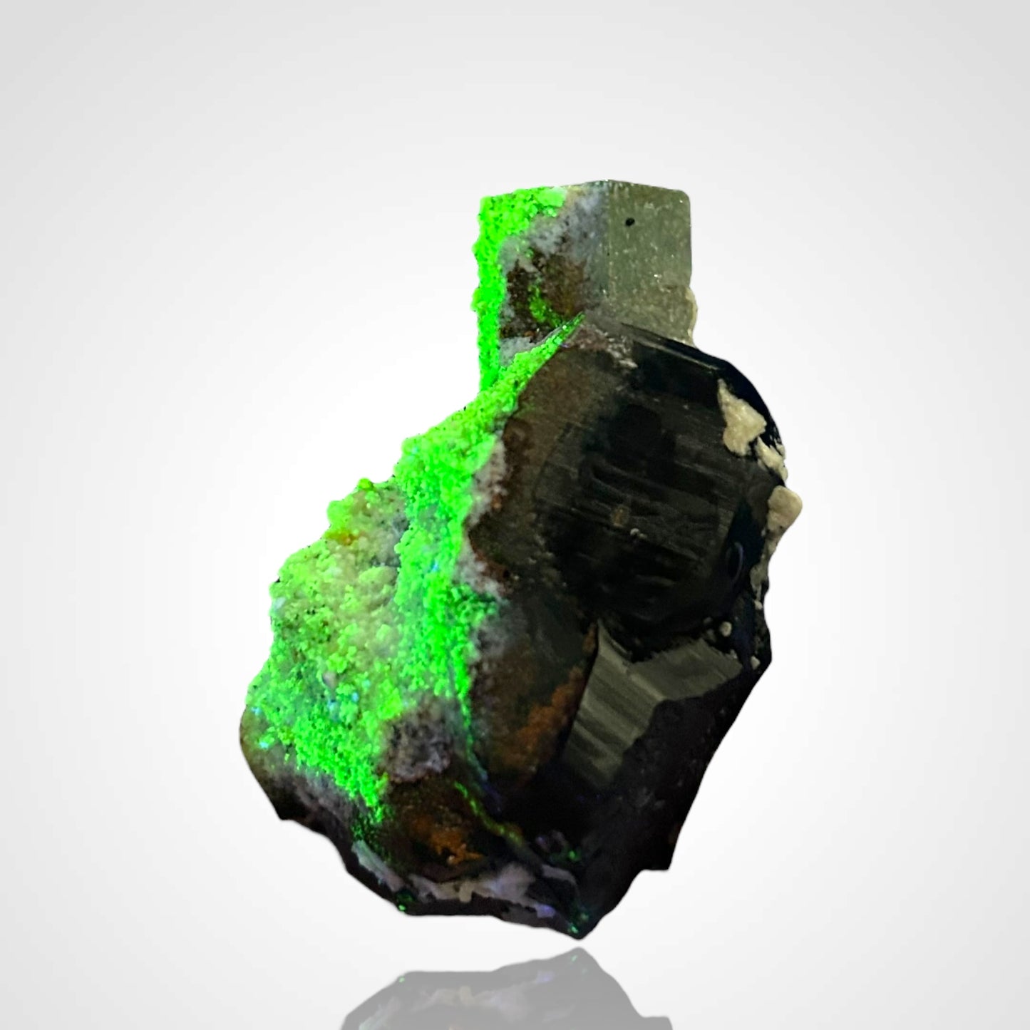 Aquamarine, Schorl, Hyalite - Erongo, Namibia